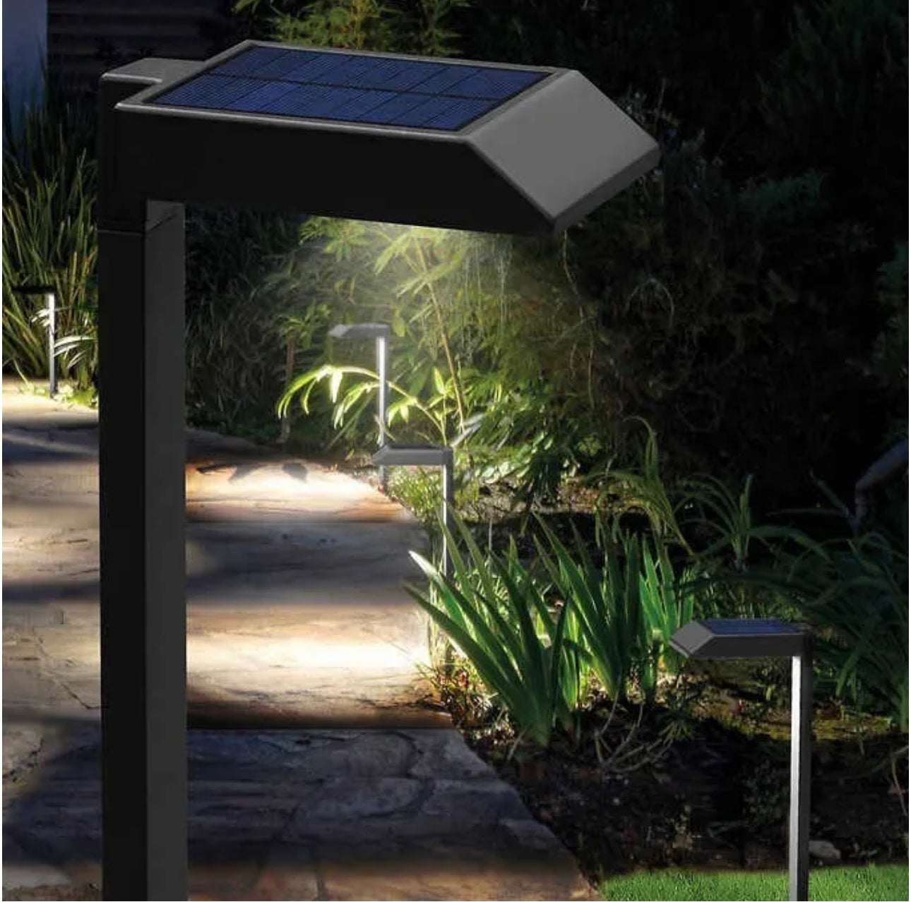 Energizer Solar LED Pathway Lights 30 Lumen, 6-Pack