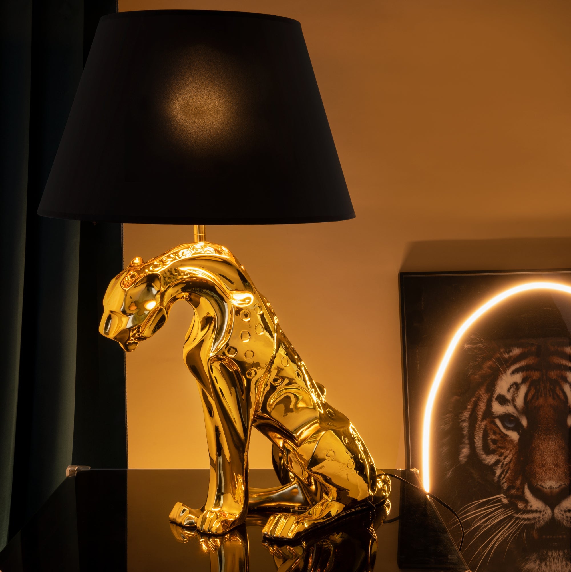 Jaguar Table Lamp