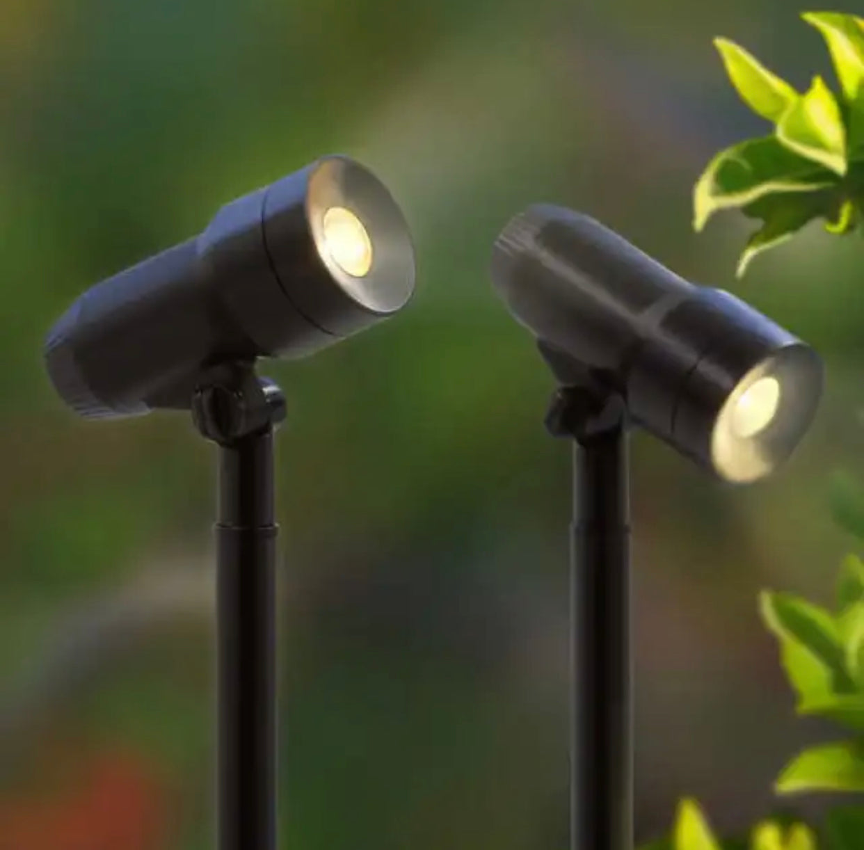 Energizer Smart Focus Solar Spotlight LED 100-Lumen 2 Pack