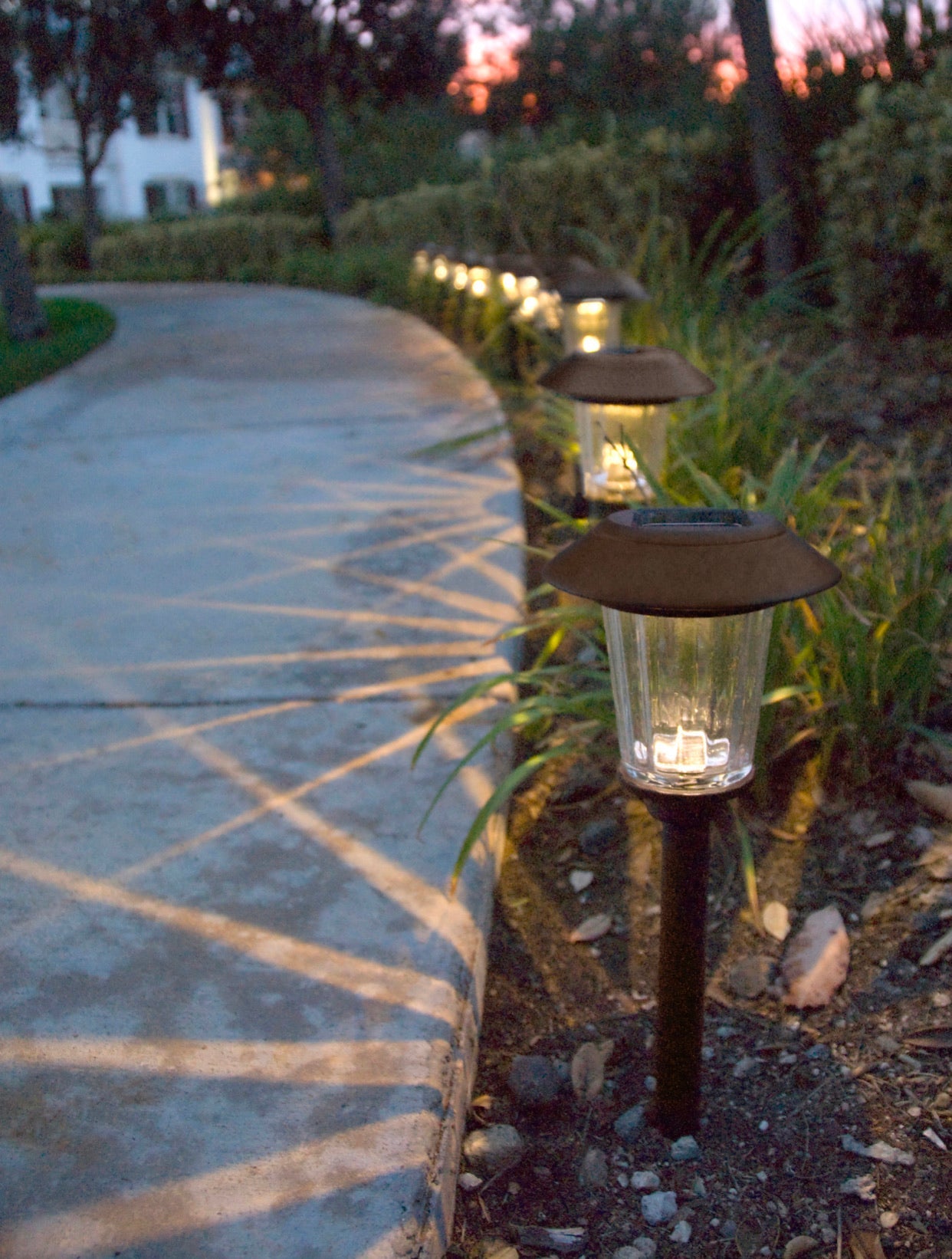 SmartYard Bronze 8-Piece Large Solar Pathway Lights - Changing Color Model SGL-13119